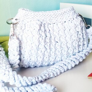 Crochet purse for girl and woman. White crochet crossbody bag for girls and women. image 2