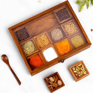 Caja de especias y cuchara de madera en madera de Sheesham, caja Masala, contenedor de especias, caja de sal, el mejor regalo para ella - 12 contenedores desmontables con tapa