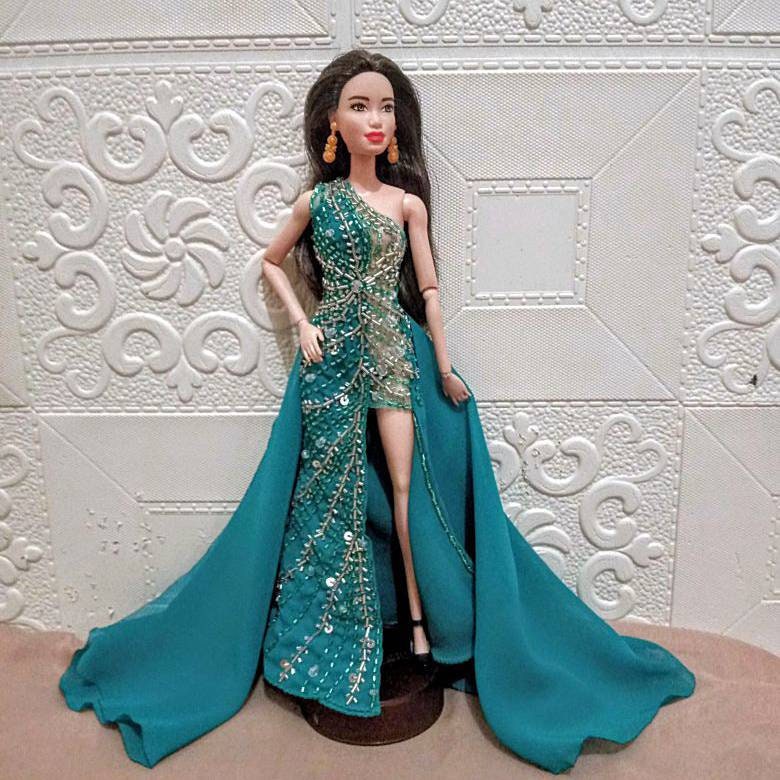Barbie Fashion Model Collection Blue Chiffon Ball Gown Doll : Amazon.in:  Toys & Games