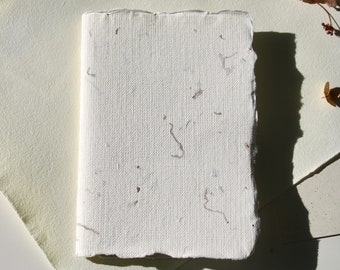 Diario de tapa blanda con papel artesanal en tabaco / Cuaderno A6 encuadernado a mano con papel en blanco / Papelería única hecha a mano inspirada en la naturaleza