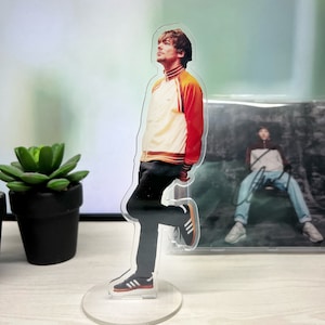 Louis Tomlinson Acrylic Standee | Presente perfeito para Louies, fãs de Louis, Directioner