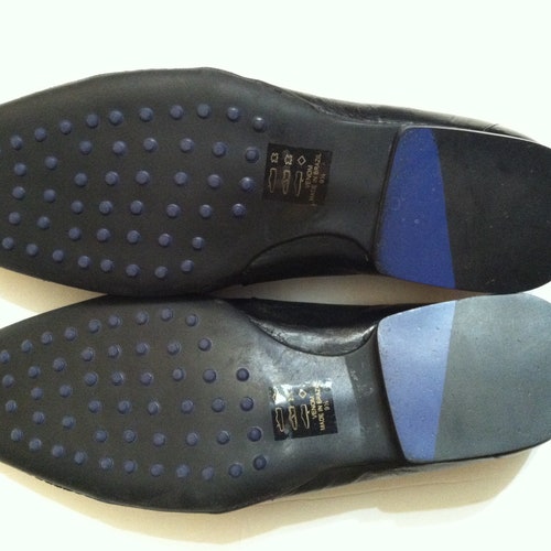 ROBERT WAYNE SHOES shops