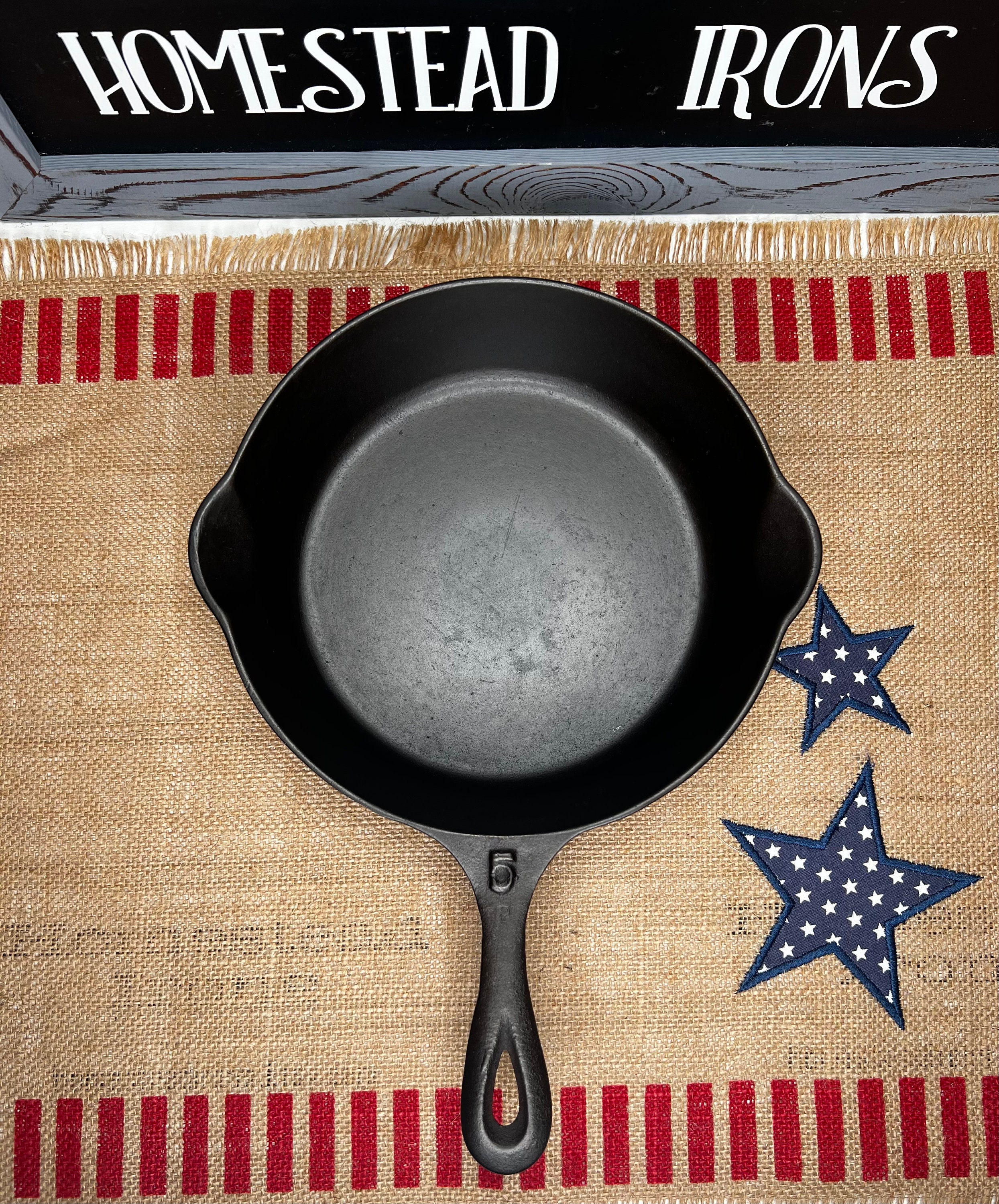 Lodge H5MS Mini Cast Iron Skillet, 5-1/8 dia. x 1-1/16H - Win Depot