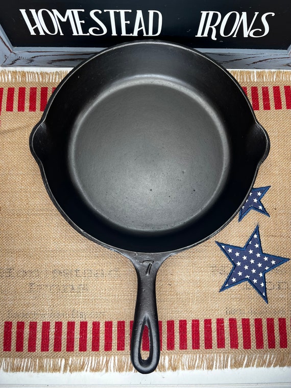Unmarked No. 7 Mystery Skillet Cast Iron Pan Camp Skillet 