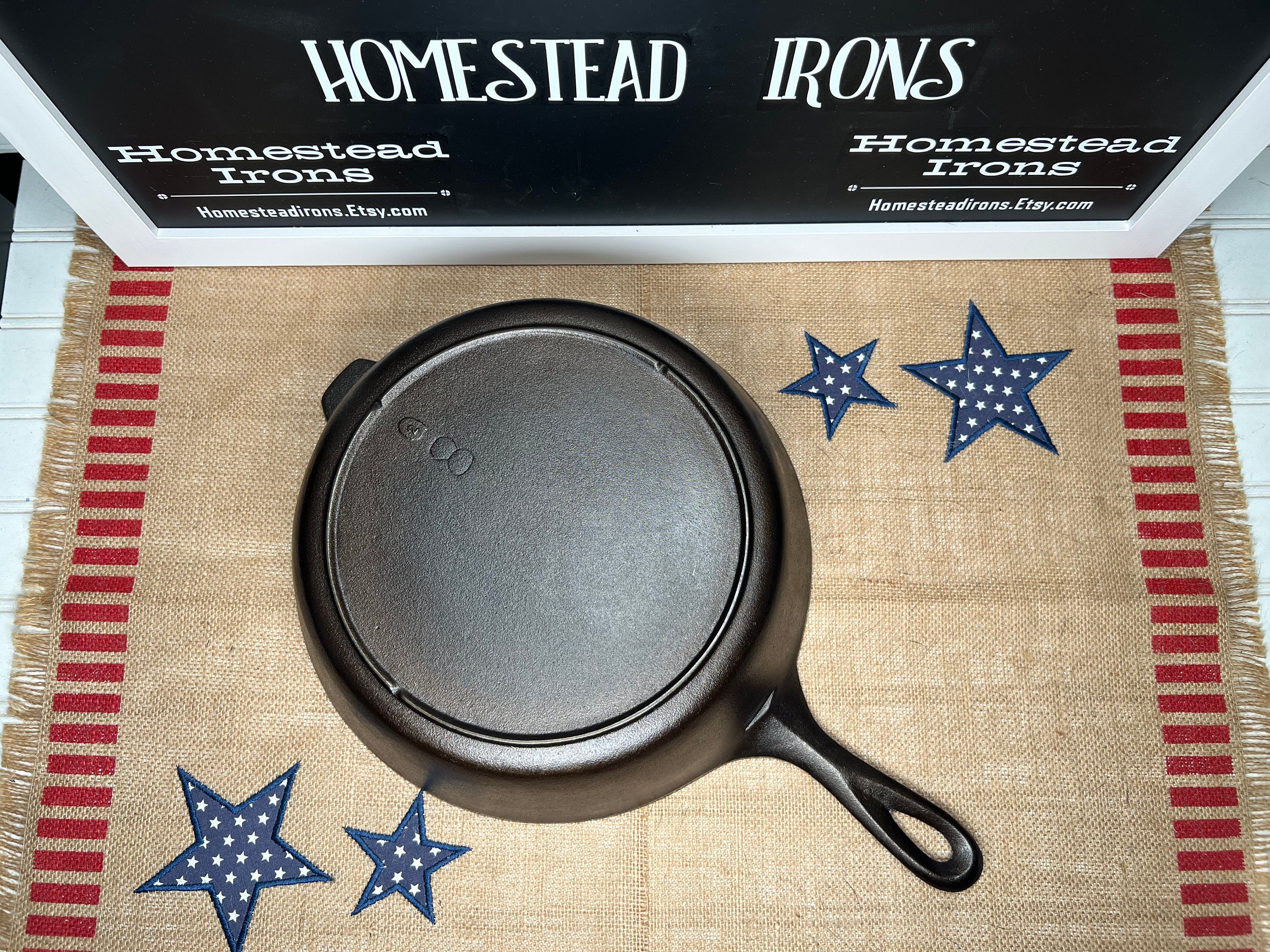 VTG Lodge USA 8 CF 10 1/4 Cast Iron Deep Fryer Skillet W/Lid. 3 Notch  Bottom.