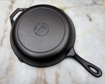 lodge egg logo chef skillet