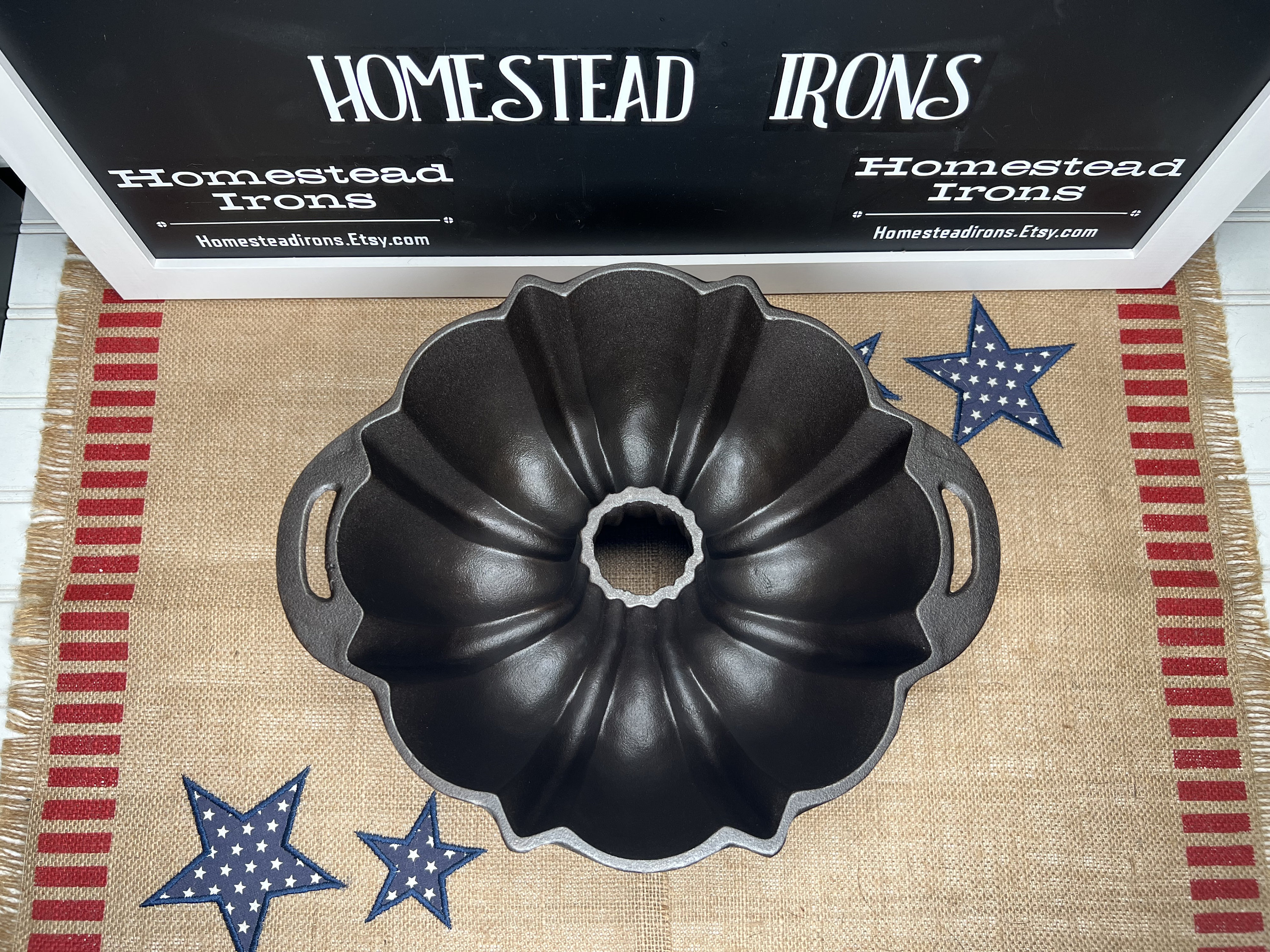 Lodge Bundt Pan 