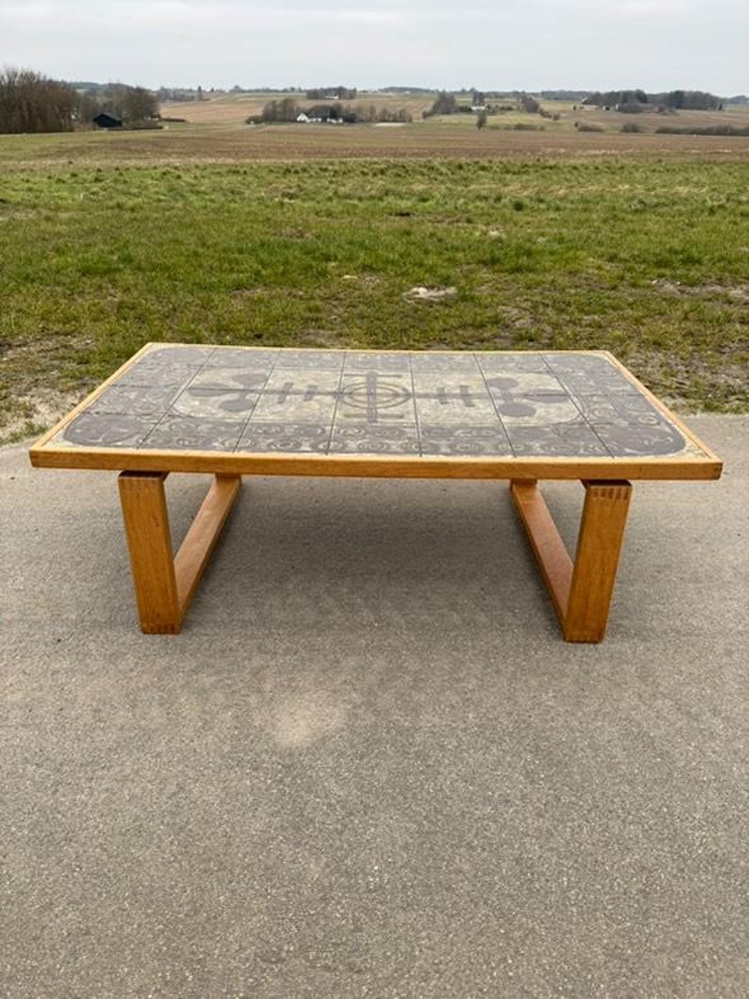 arare 　FRAME TABLE 900 Oak Top IDEE arare FRAME TABLE 900 Oak Top IDEE Aleix Tray Top End Table