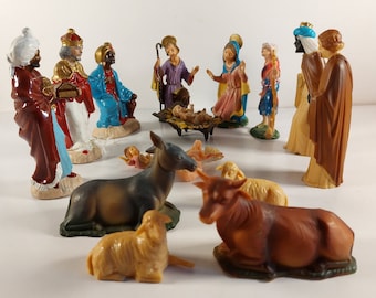 Nativity Scene Set of Vintage Figurines - 15 Pieces - Despose Italy - Baby Jesus, Mary, Joseph, 3 Kings, Wise Men - Christmas Decor