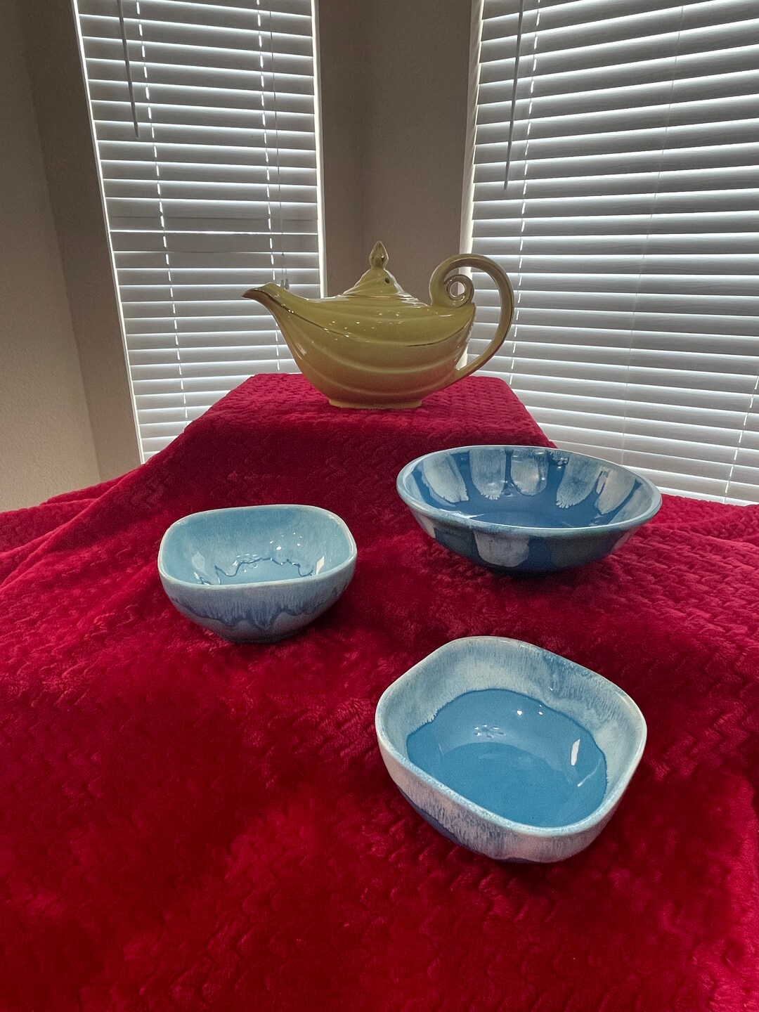 Aladdin Teapot hall and Ceramic Drip Glaze Bowls dryden Great 5 Piece