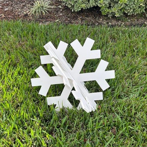 Freestanding Snowflake | 3D Snowflake | Snowflake | Winter Signs | Winter Yard Art | All-Weather Signs | Yard Art | Yard Ornament |