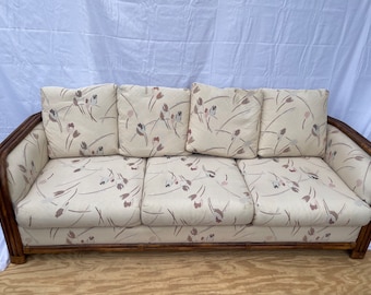 Antikes 1970er Rattan 3er Sofa mit Kissen