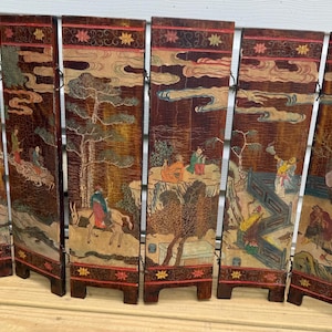 Vintage decorative 6 panel original Chinese coromandel screen probably from the 18th century
