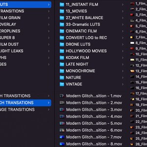 Pode incluir: Um ecr&atilde; de computador azul escuro exibe um diret&oacute;rio de ficheiros com pastas rotuladas como "LUTS", "Transitions", "Film Grain", etc. Os ficheiros de v&iacute;deo s&atilde;o listados &agrave; direita, incluindo "Film_Burn.mp4" e "Modern Glitch...sition - 1.mov."