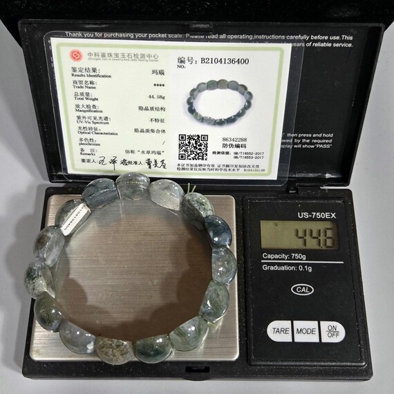 Rare translucent cryptocrystalline quartz bracelet - image 2