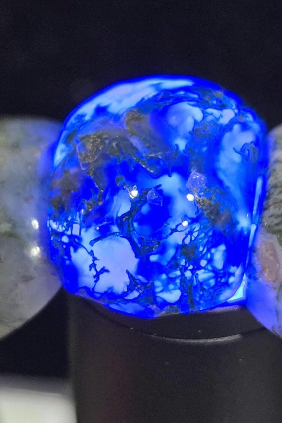 Rare translucent cryptocrystalline quartz bracelet - image 7