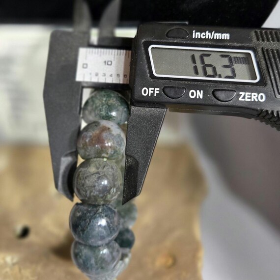 Rare translucent cryptocrystalline quartz bracelet - image 10