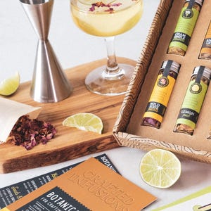 Gin Infusion Kit: DIY Gift for Cocktail Lovers