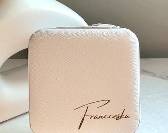 Personalized Bridesmaid Name Jewelry Travel Organizer Friend Gift Women Travel Jewelry Organizer Laser Engraved Minimal Jewelry Organizer