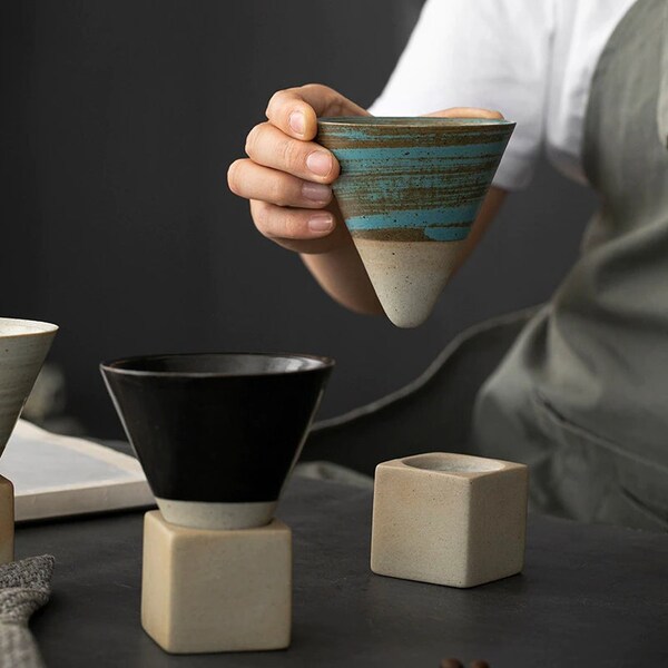 Tasse à café espresso en céramique créative faite à la main avec base, peinture à la main glacé lait eau jus tasse à thé grès