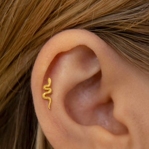 Tiny Snake Stud Earrings • 925 Sterling Silver • Serpent Stud Earrings • Tiny dainty earrings • Tiny gold studs • Cartilage Earrings