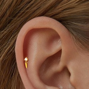 Winziger Spike Ohrstecker • Zierlicher Ohrring • Cz Ohrstecker • Kleiner zierlicher Ohrstecker • Kleiner goldener Ohrstecker