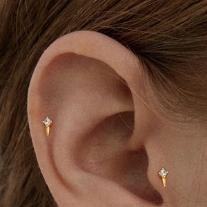 Tiny spike stud • 925 Sterling Silver • Small Stud Earrings • Tiny dainty earrings • Tiny gold studs • Cartilage  Earrings