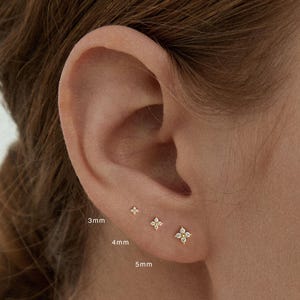 PAIR ITME • 3mm-5mm Flower Stud Earrings • 925 Sterling Silver • Tiny dainty earrings • Tiny gold studs • Cartilage Earrings