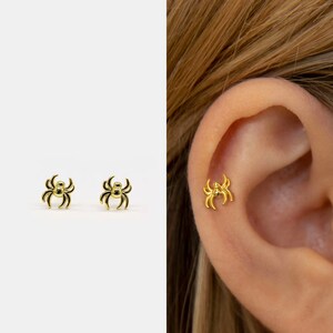 Pendientes de araña diminutos • Plata de ley 925 • Pendientes pequeños y delicados • Pendientes pequeños de oro • Pendientes para el cartílago