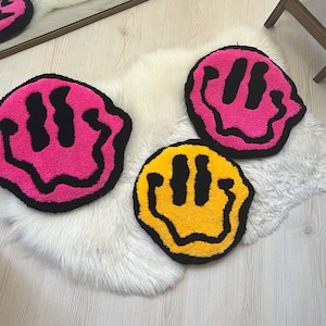 Trippy Smile Tufted Rug: Custom Acrylic Rug
