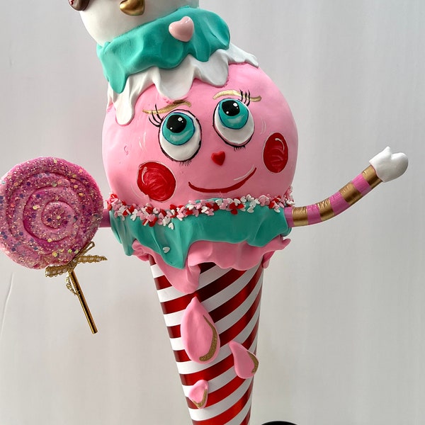 Personaje de cono gigante de Miss Ice Cream, escultura de Candyland, helado falso, accesorio de corona, accesorio fotográfico