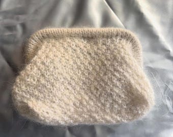 Cloud-koppeling: op maat gemaakte handgebreide clutch met optionele satijnen voering