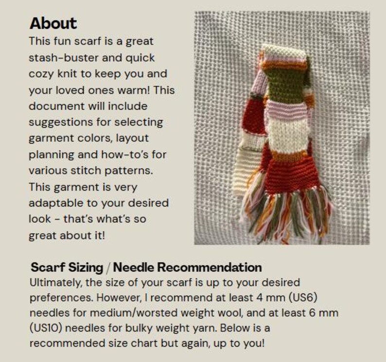 Op de afbeelding: Een handgebreide sjaal met franjes, in rood, wit, groen, roze en oranje. De afbeelding bevat tekst aan de linkerkant met "About", die de sjaal beschrijft.