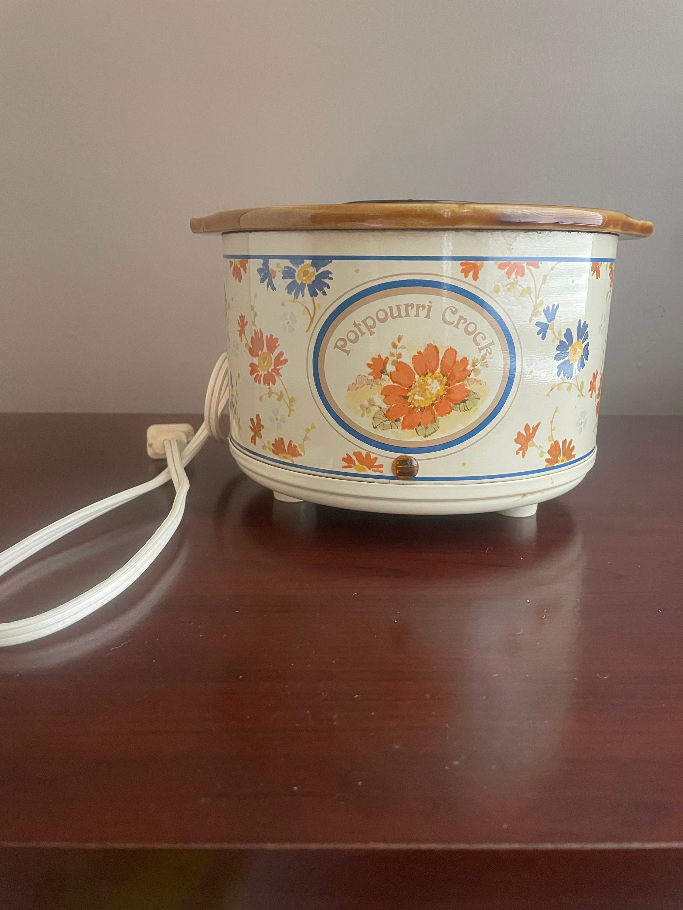 Vintage Rival Potpourri Crock Pot Model 3207 Floral Design Scent Warmer  Retro Floral Scent Pot Spring Daisy Design 1980s 