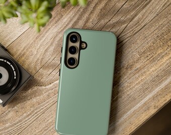 Capa para celular verde sálvia fosca | Capa resistente para celular | Capa básica minimalista para celular na cor verde