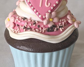 Ganz Sprinkled Cupcake Trinket Box Ceramic Keepsake, 'H' Heart, Valentine's Day Gift Love