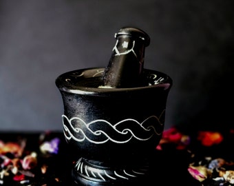 Black Soap Stone Celtic Knot Mortar & Pestle