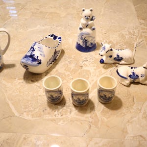 Lot of 7 Delft Blue and White made in Holland Figurines and Souvenirs