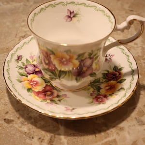 Vintage Queens England Teacup & Saucer Fine Bone China Unique Pansy Floral Design