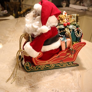 Santa and Sleigh Music Box Plays &quot;Santa Claus Is Coming To Town&quot;
