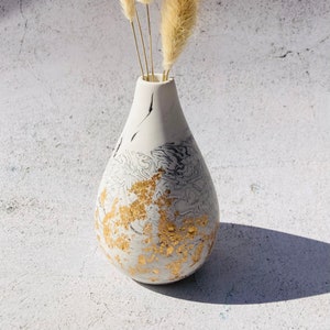 Handmade droplet bud vase | marbled vase for dried flowers | bunny tail vase | minimalist home decor
