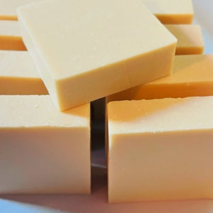 Raw Goat Milk Soap | 4 Pack | HUGE, Long Lasting Bars | Fresh Milk From The Farm | Zero Waste | Handcrafted | Pure Ingredients