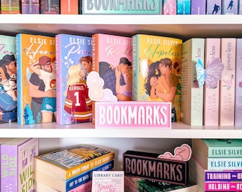 Bookmark Holder – Bücherregal Deko für Leser | Geschenk für Buchliebhaber | Dekoratives fürs Regal | 3D Druck | Aufbewahrung Lesezeichen