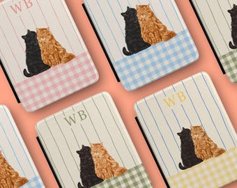 Funda para Kindle con iniciales personalizadas de "Mamá Gata" y estampado de cuadros vichy (Colorsoft de 12.ª generación)