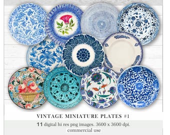 Sierlijke vintage borden voor het poppenhuis. Miniatuur blauwe bloemen Victoriaanse borden. Antiek blauw en bloemen borden. Poppenhuisborden digitale clipart
