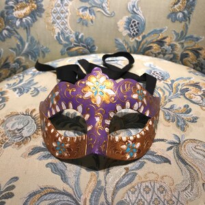 Venetian Mardi Gras Masquerade Mask worn by Elena Gilbert (Nina Dobrev) in  The Vampire Diaries