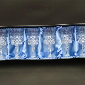 Set of 6 Fine, Hand Cut Crystal Wine Glasses, 175ml Boxed. Brierglass,English.