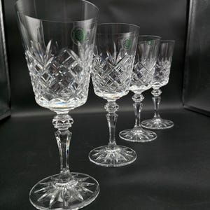 Set of 4 Large Galway Old Clare Pattern Wine glasses or water glasses 300ml. 20cm tall.