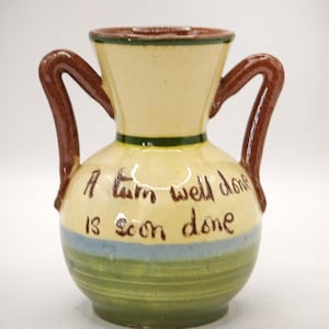 Vintage Torquay Motto Ware-vaas - Devon Art Pottery kan met dubbele steel - rustiek Engels land