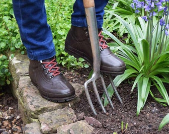 Botines impermeables de caucho natural con cordones para jardinería